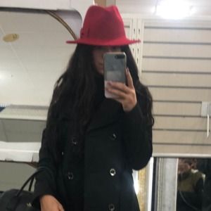 Meet your Posher, Lina